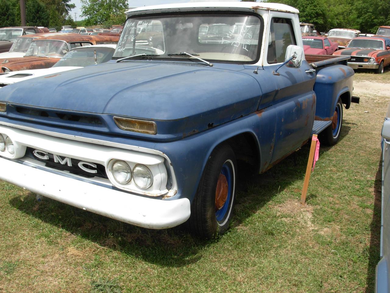 GMC 1/2 Ton Pickups Fleetside 117.5" 1965