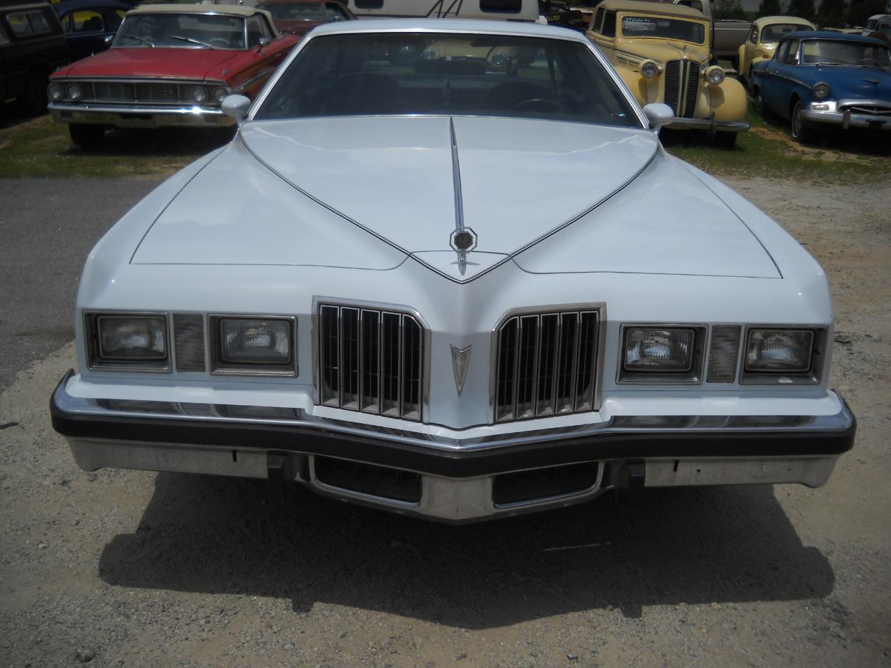 Pontiac Grand Prix 2dr Coupe 1977
