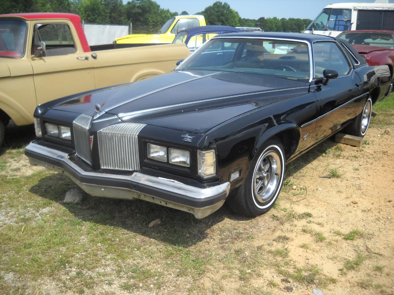 Pontiac Grand Prix 2dr Coupe 1976
