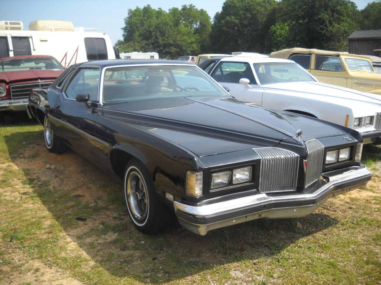Pontiac Grand Prix 2dr Coupe 1976