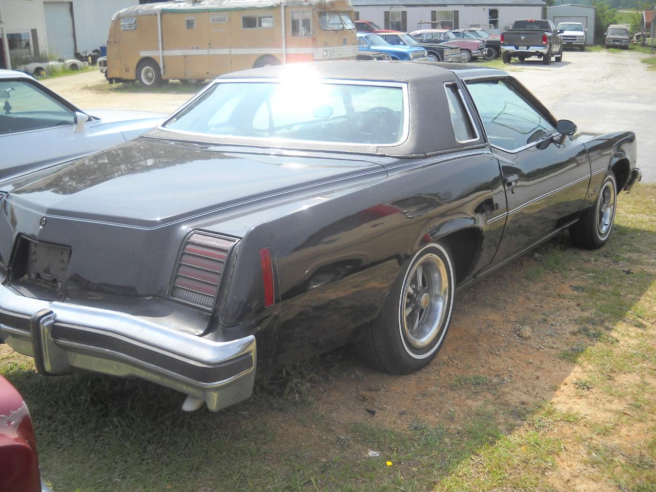 Pontiac Grand Prix 2dr Coupe 1976