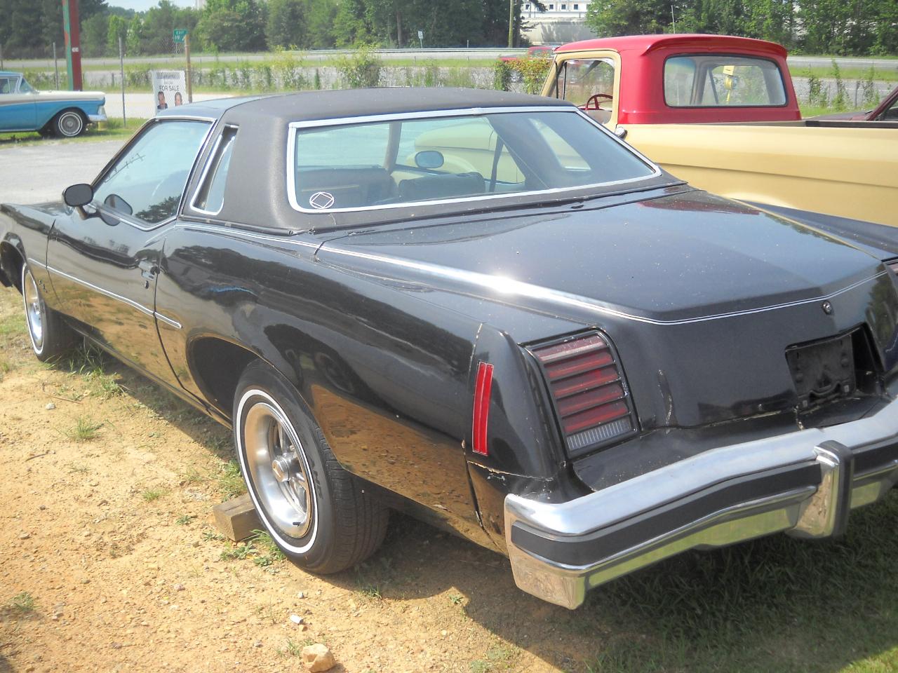 Pontiac Grand Prix 2dr Coupe 1976