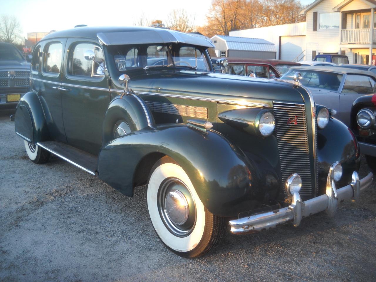 1937 Buick Roadmaster 4dr Sedan