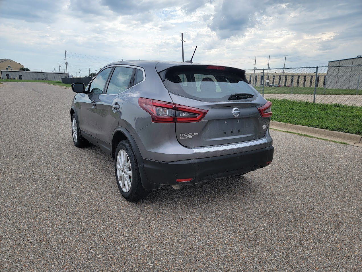 2020 Nissan Rogue Sport S photo 4