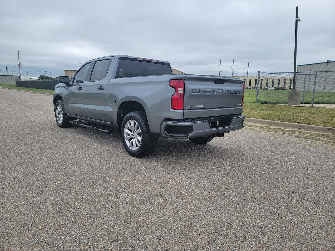2021 Chevrolet Silverado 1500 Custom photo 3
