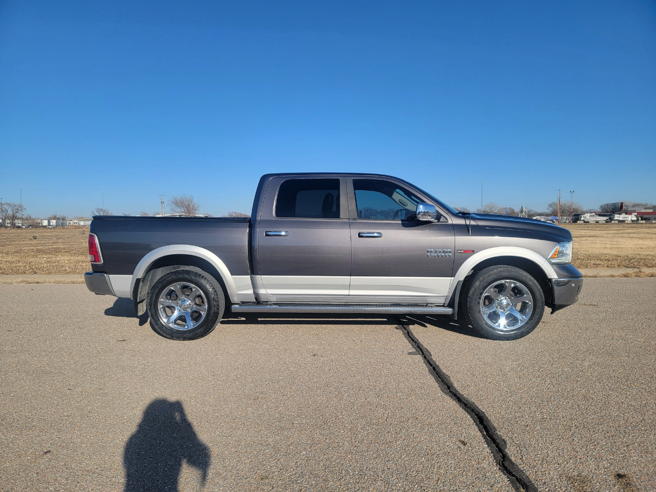 RAM 1500 Laramie 4x4 Crew Cab 5'7" Box 2018