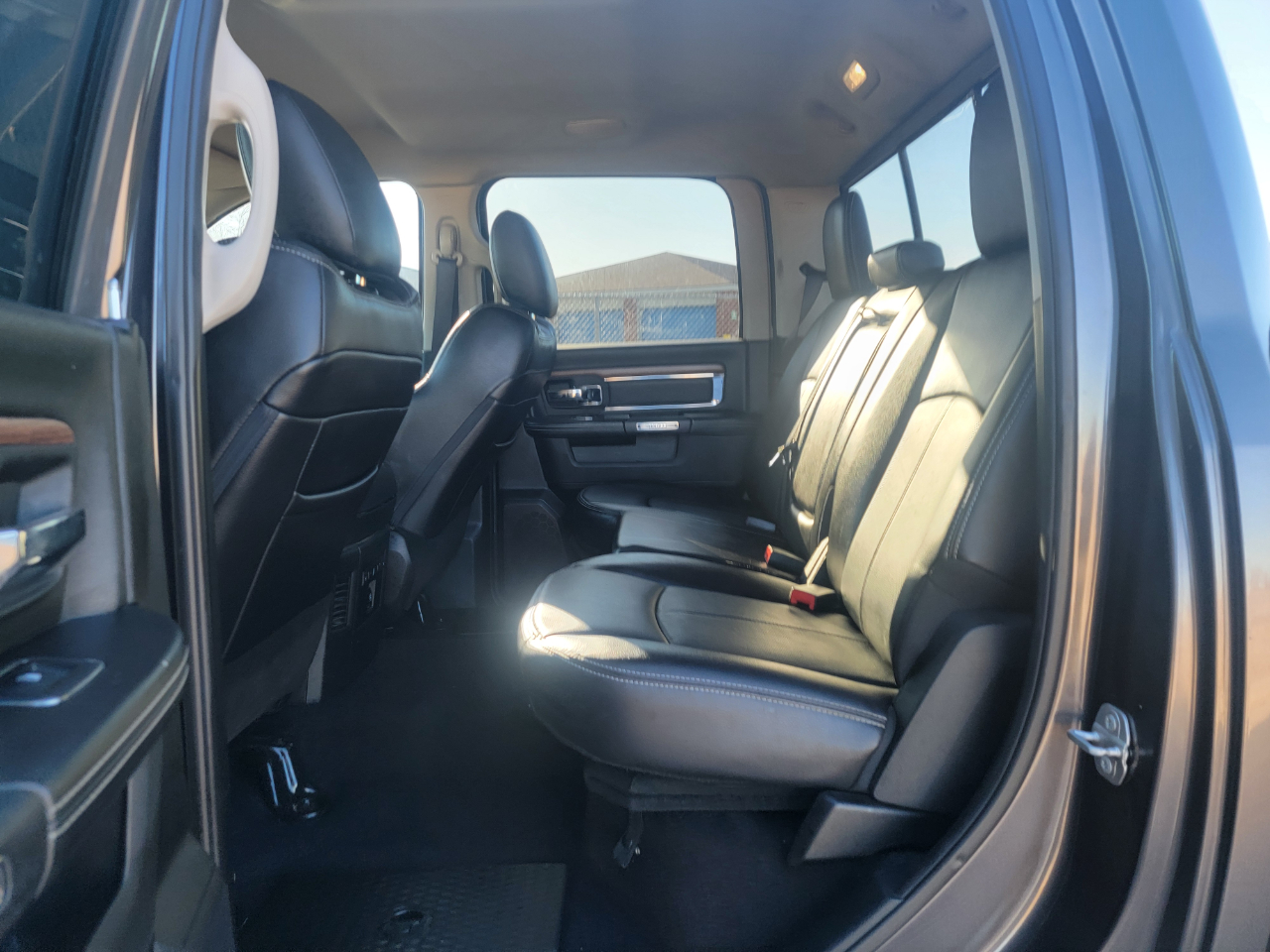 RAM 1500 Laramie 4x4 Crew Cab 5'7" Box 2018