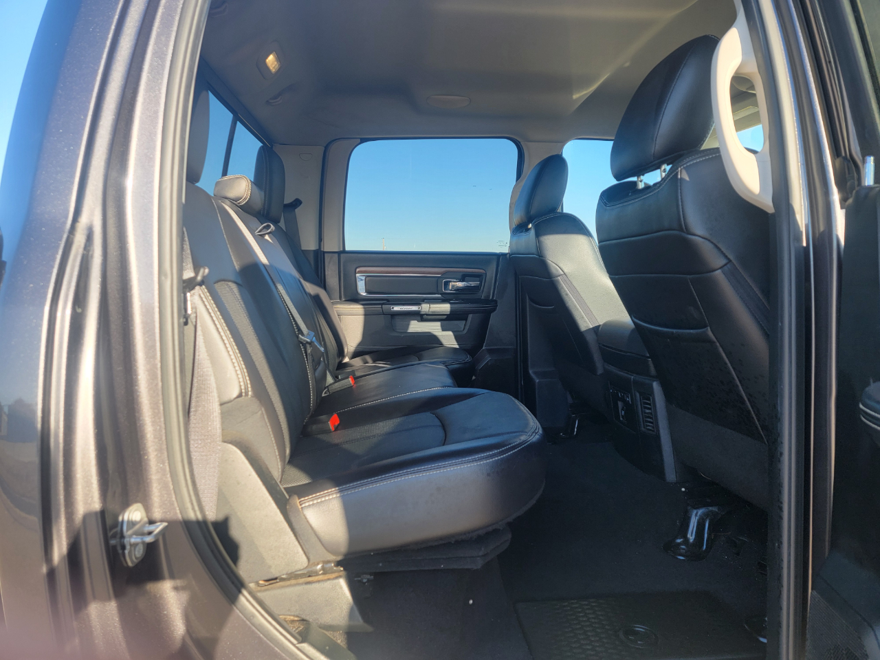 RAM 1500 Laramie 4x4 Crew Cab 5'7" Box 2018