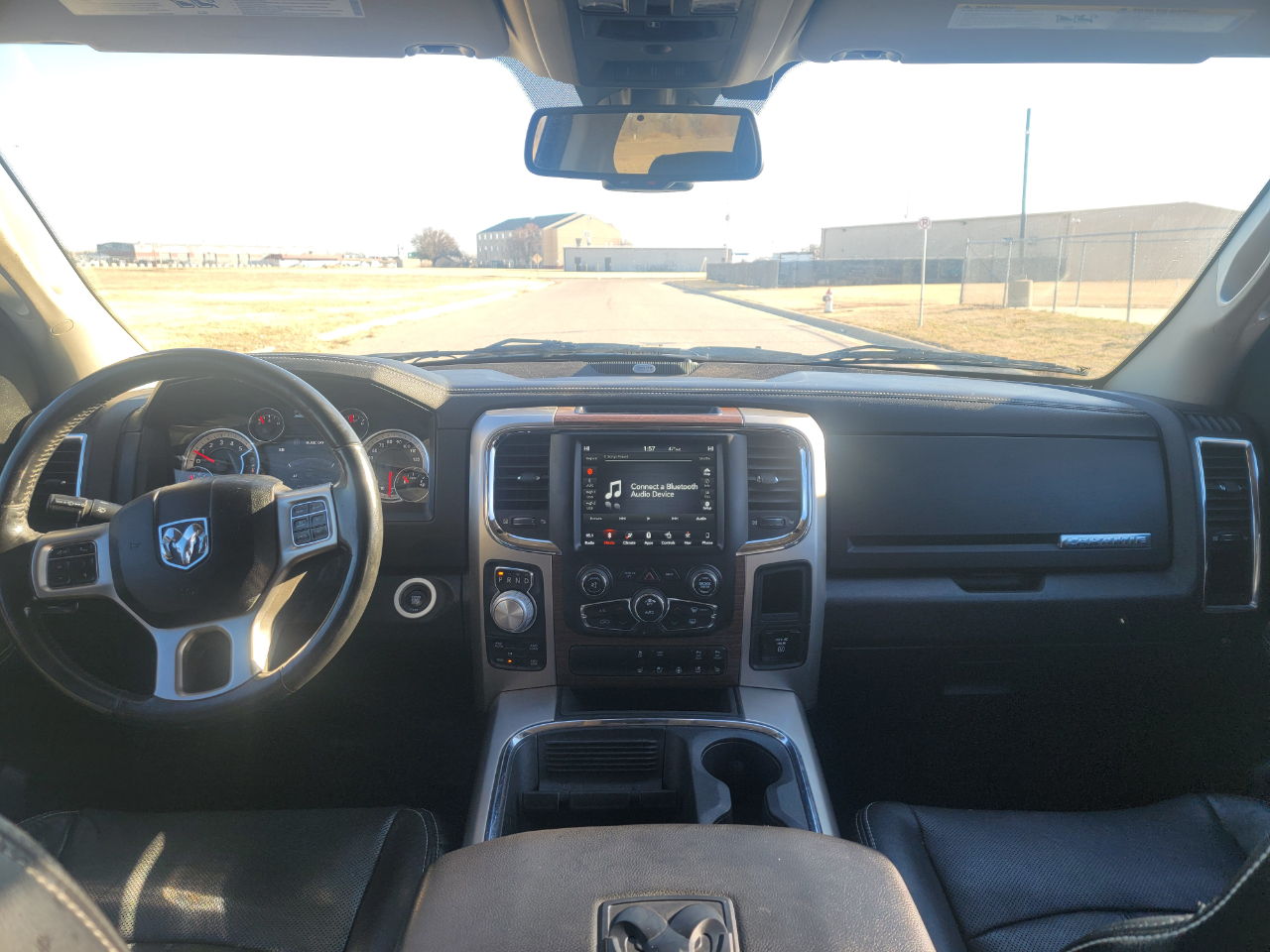 RAM 1500 Laramie 4x4 Crew Cab 5'7" Box 2018