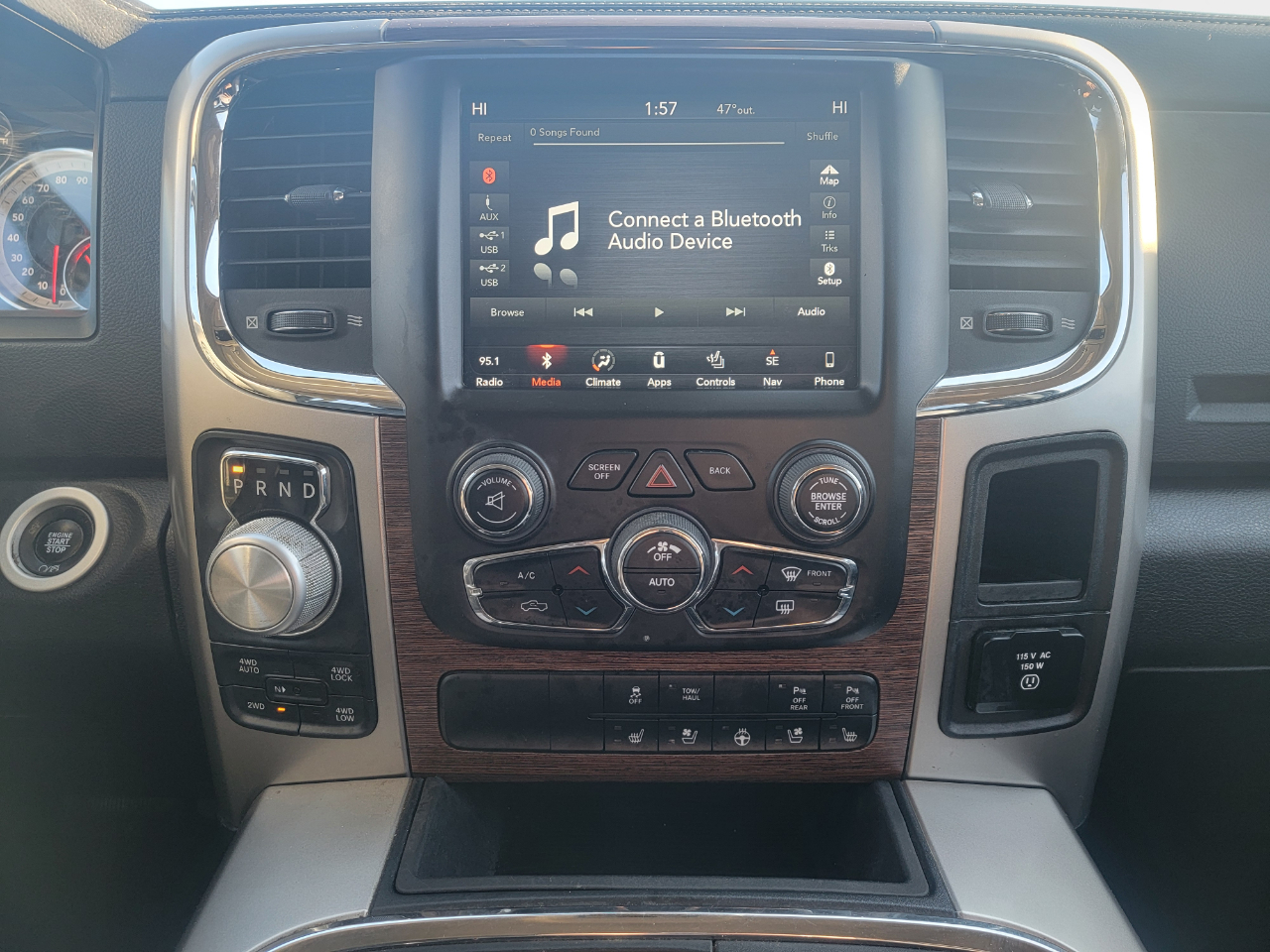 RAM 1500 Laramie 4x4 Crew Cab 5'7" Box 2018