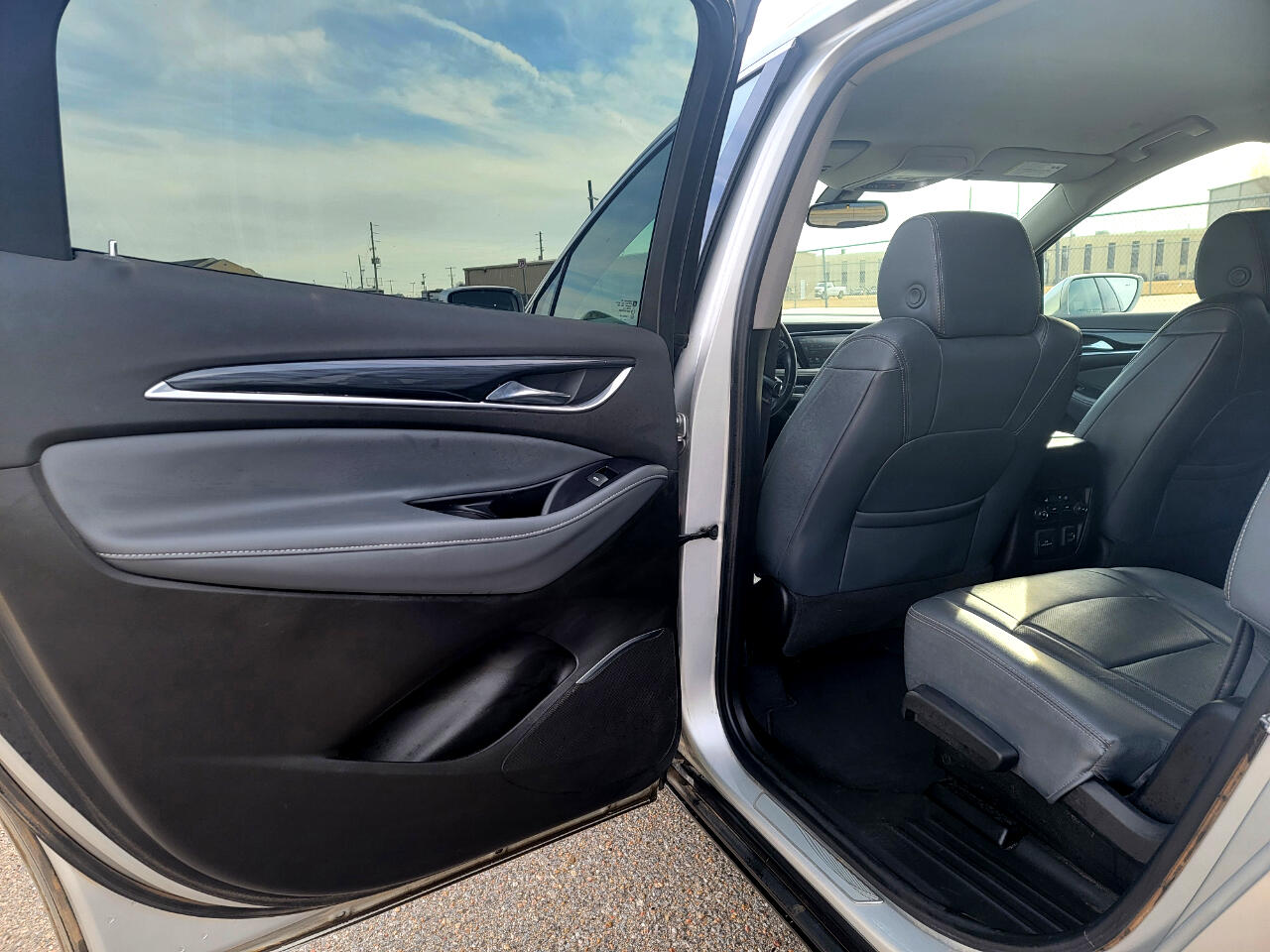 Buick Enclave FWD 4dr Essence 2019