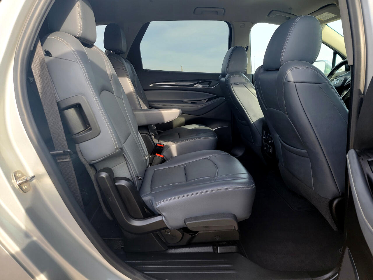 Buick Enclave FWD 4dr Essence 2019