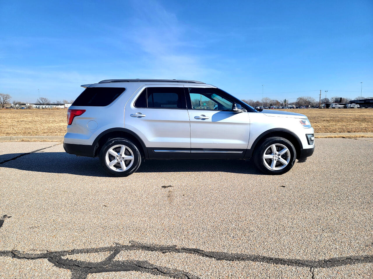 Ford Explorer 4WD 4dr XLT 2016