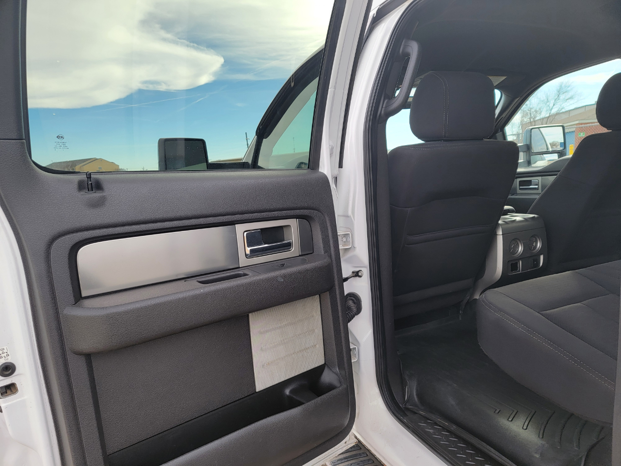 Ford F-150 4WD SuperCrew 145" Platinum 2013