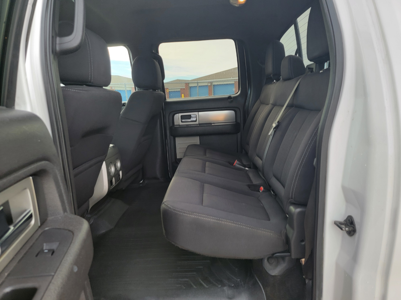 Ford F-150 4WD SuperCrew 145" Platinum 2013