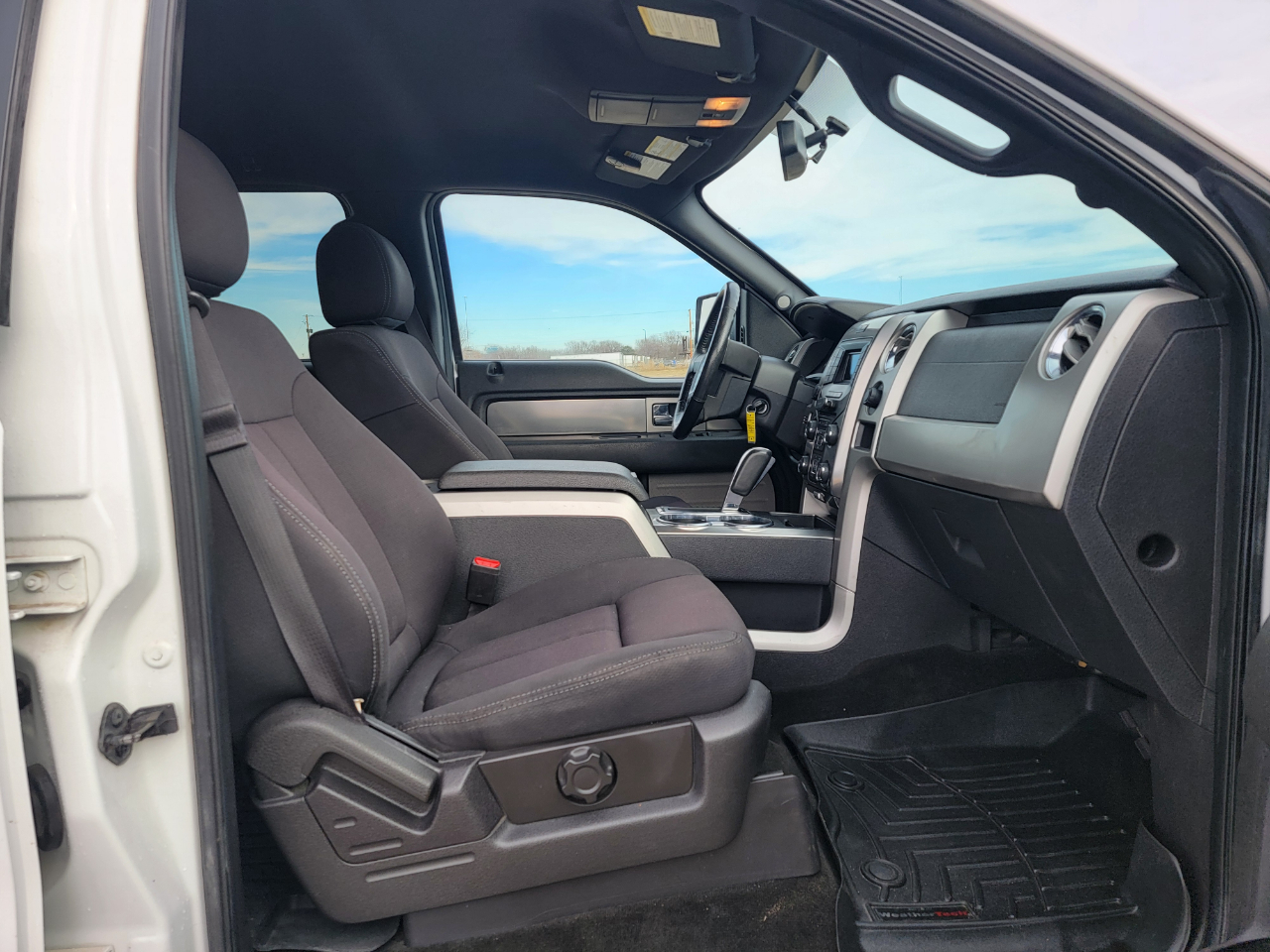 Ford F-150 4WD SuperCrew 145" Platinum 2013