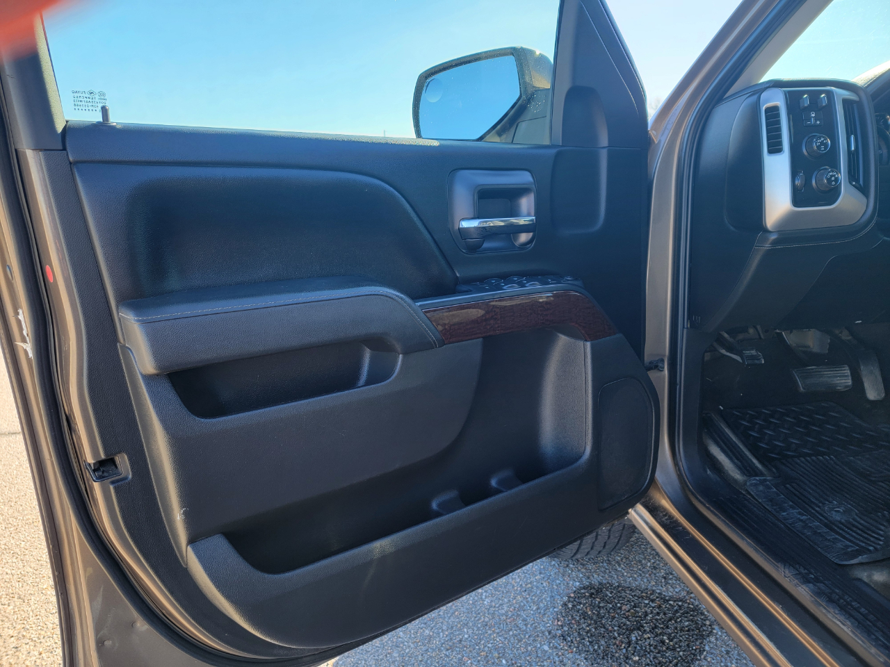 GMC Sierra 1500 4WD Crew Cab 143.5" SLE 2015