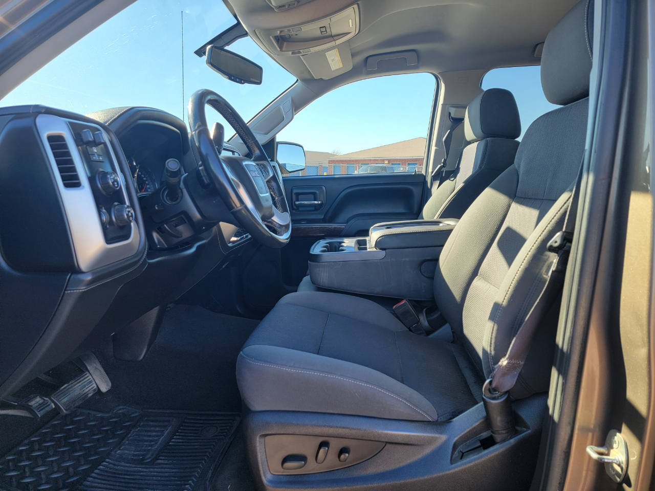 GMC Sierra 1500 4WD Crew Cab 143.5" SLE 2015