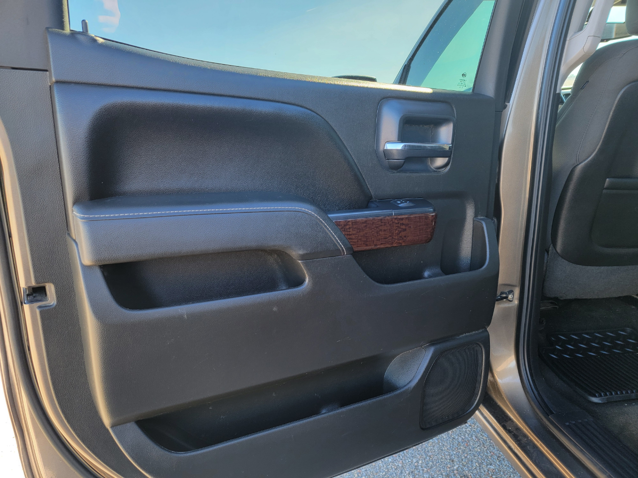 GMC Sierra 1500 4WD Crew Cab 143.5" SLE 2015