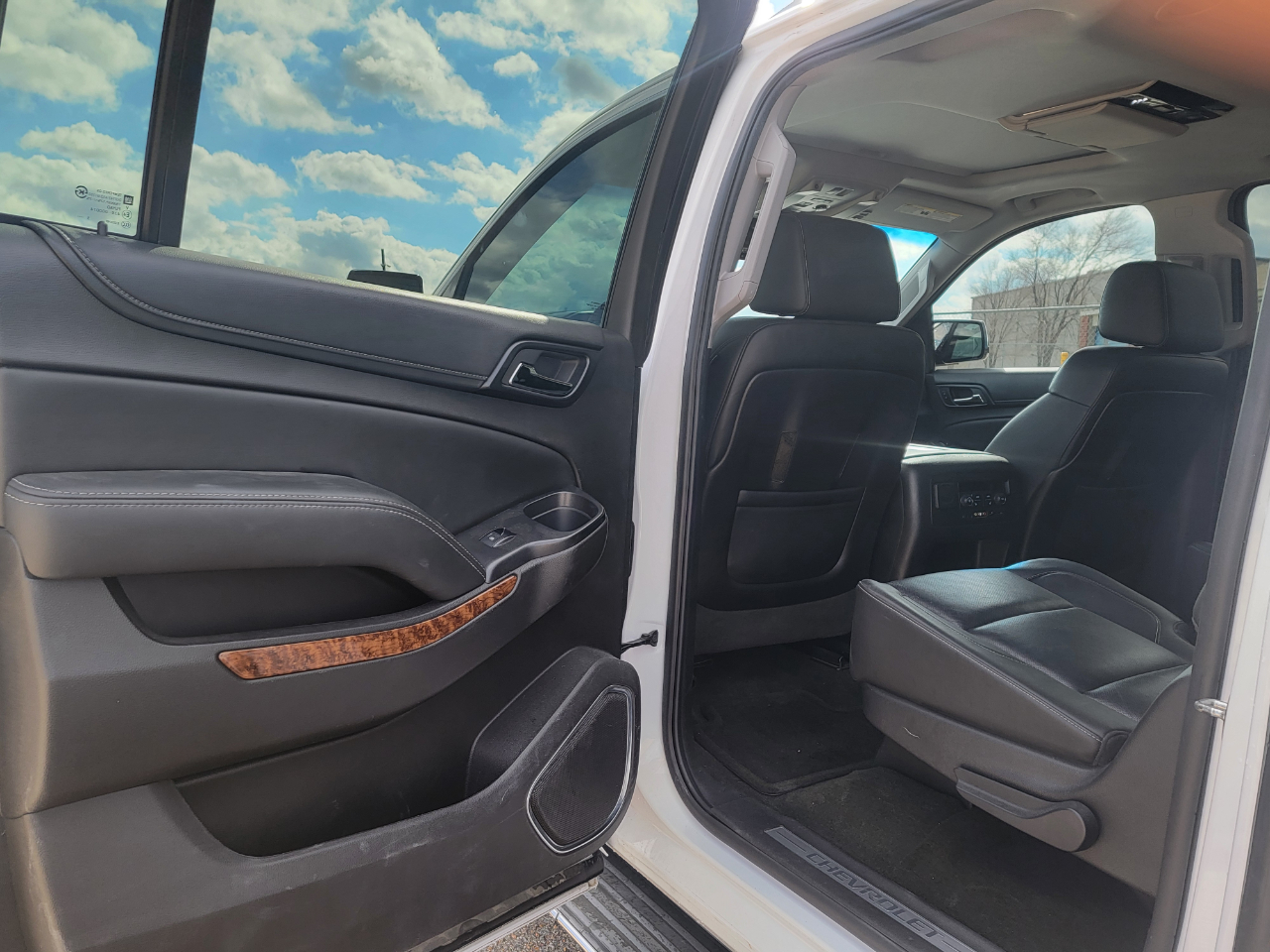 Chevrolet Suburban 4WD 4dr 1500 LTZ 2016