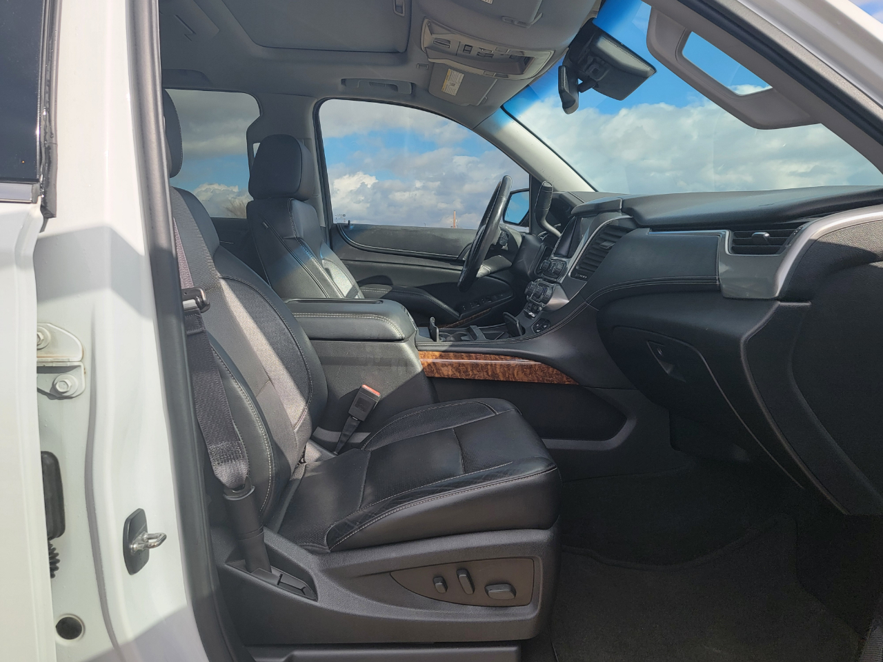 Chevrolet Suburban 4WD 4dr 1500 LTZ 2016