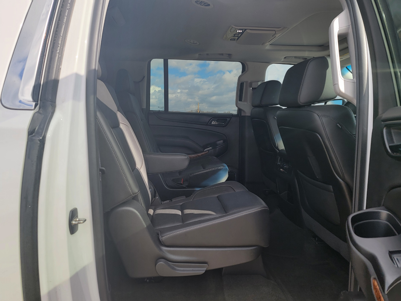 Chevrolet Suburban 4WD 4dr 1500 LTZ 2016