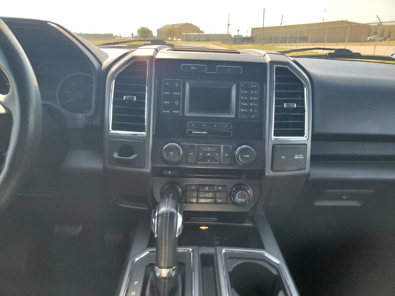 Ford F-150 2WD SuperCrew 157" King Ranch 2015