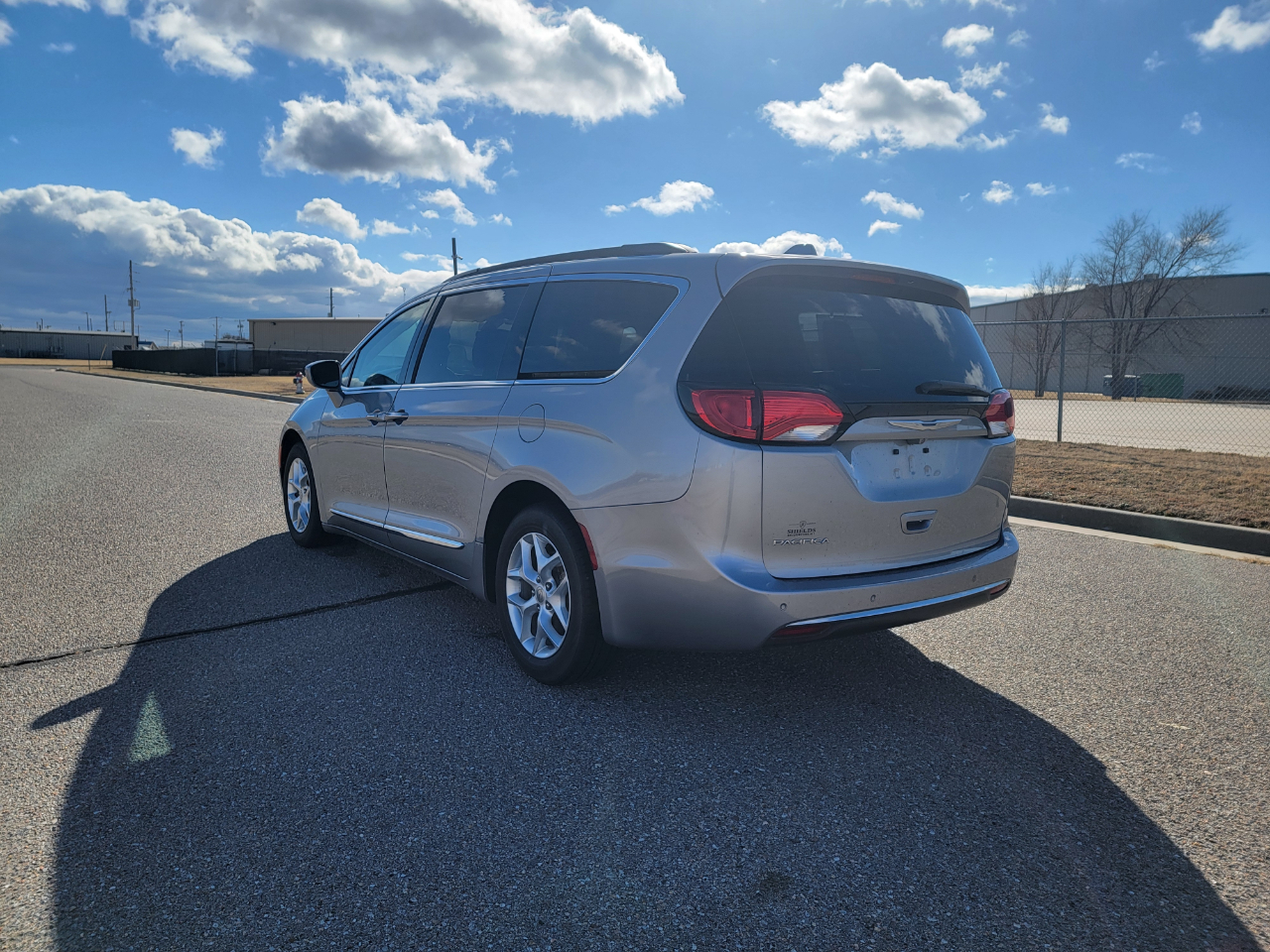Chrysler Pacifica Touring-L FWD 2017