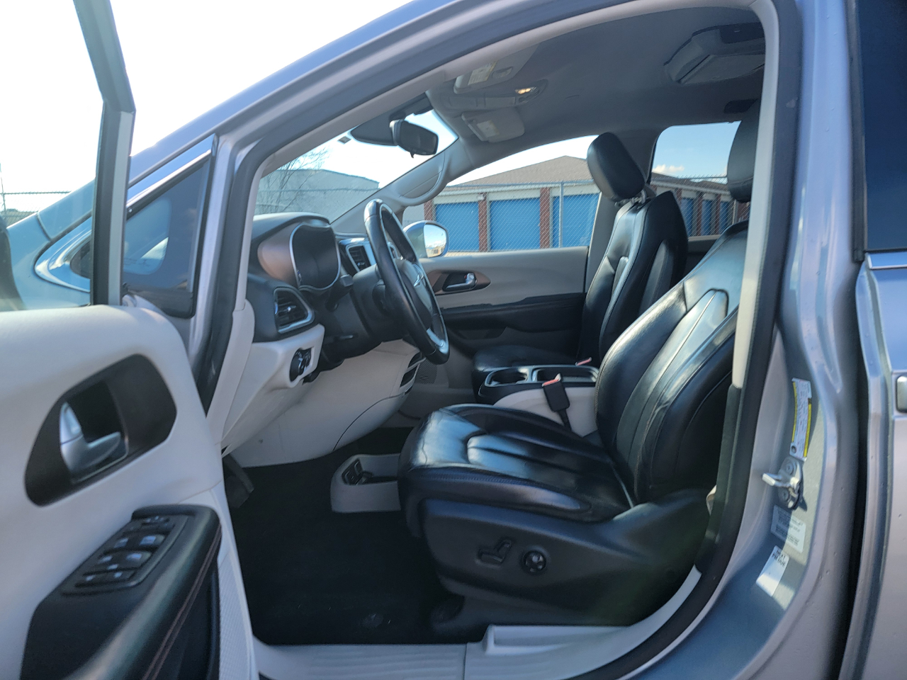 Chrysler Pacifica Touring-L FWD 2017