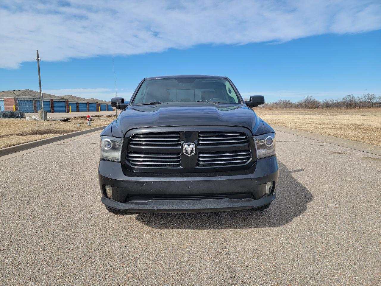 RAM 1500 4WD Crew Cab 140.5" Sport 2016