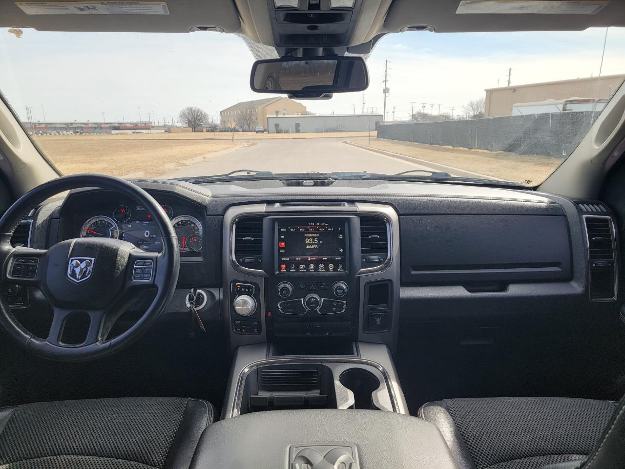 RAM 1500 4WD Crew Cab 140.5" Sport 2016