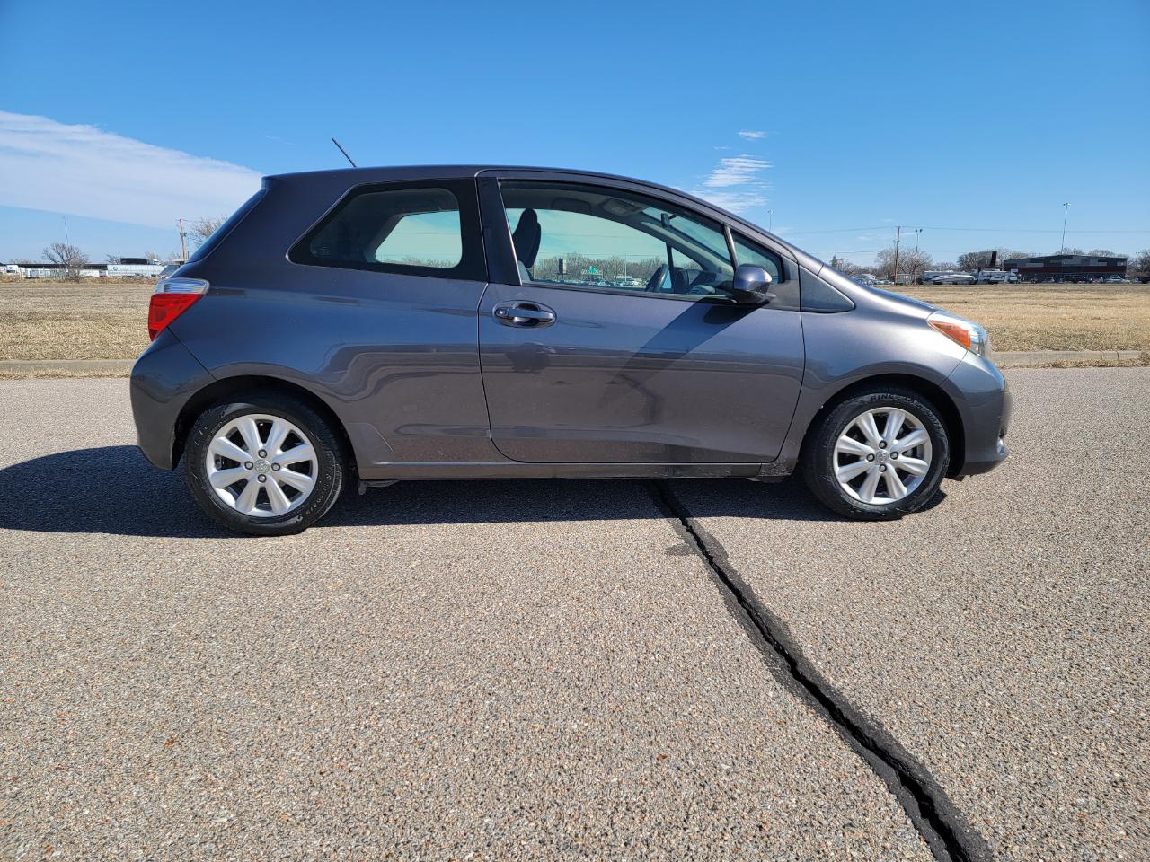 Toyota Yaris 3dr Liftback Auto LE (TMC/CBU Plant) (Natl) 2014