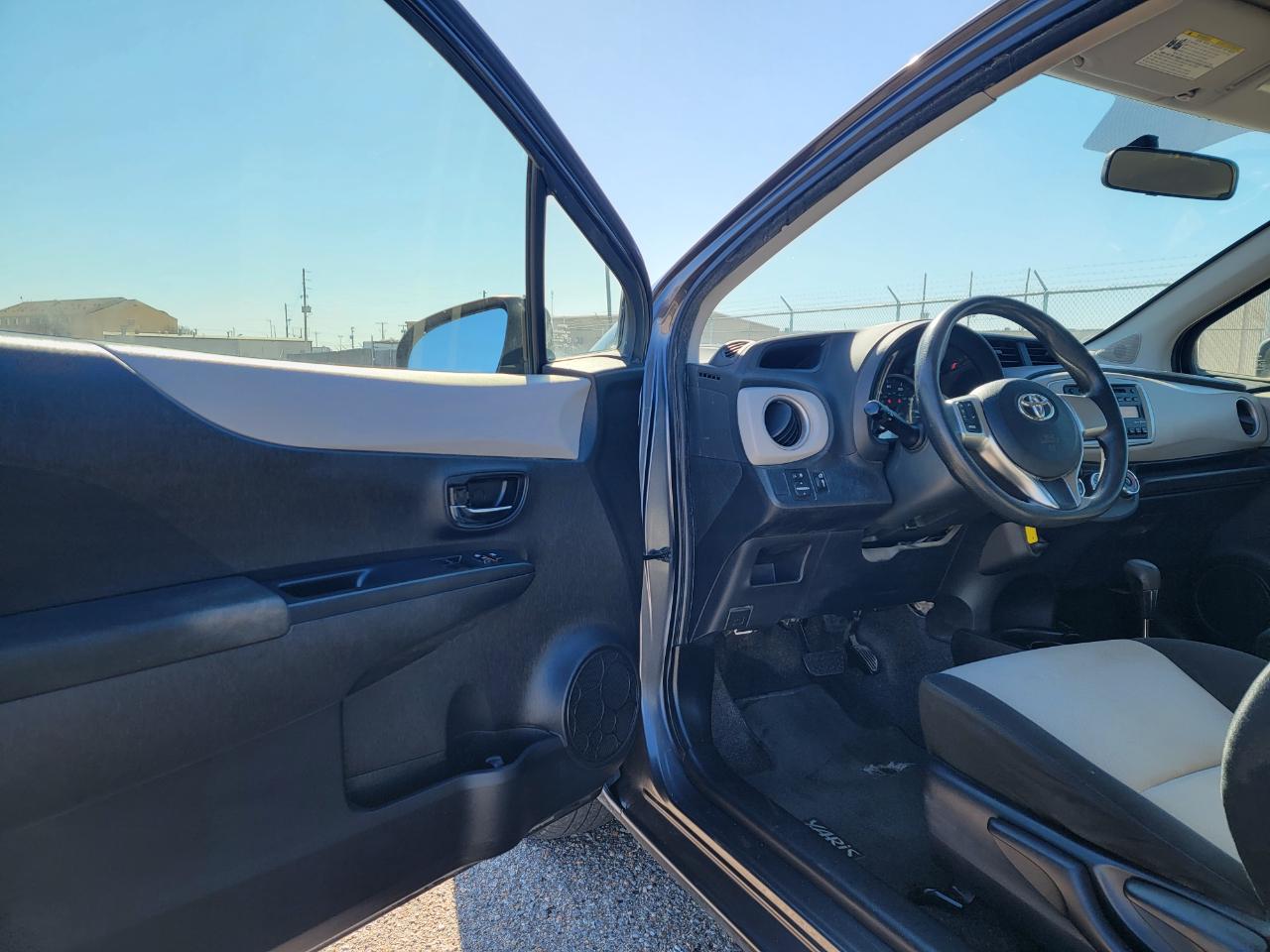 Toyota Yaris 3dr Liftback Auto LE (TMC/CBU Plant) (Natl) 2014