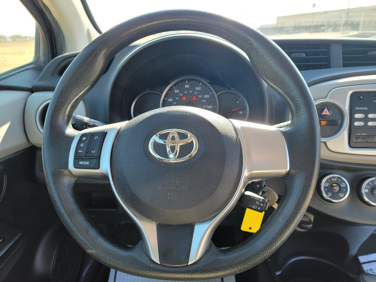 Toyota Yaris 3dr Liftback Auto LE (TMC/CBU Plant) (Natl) 2014