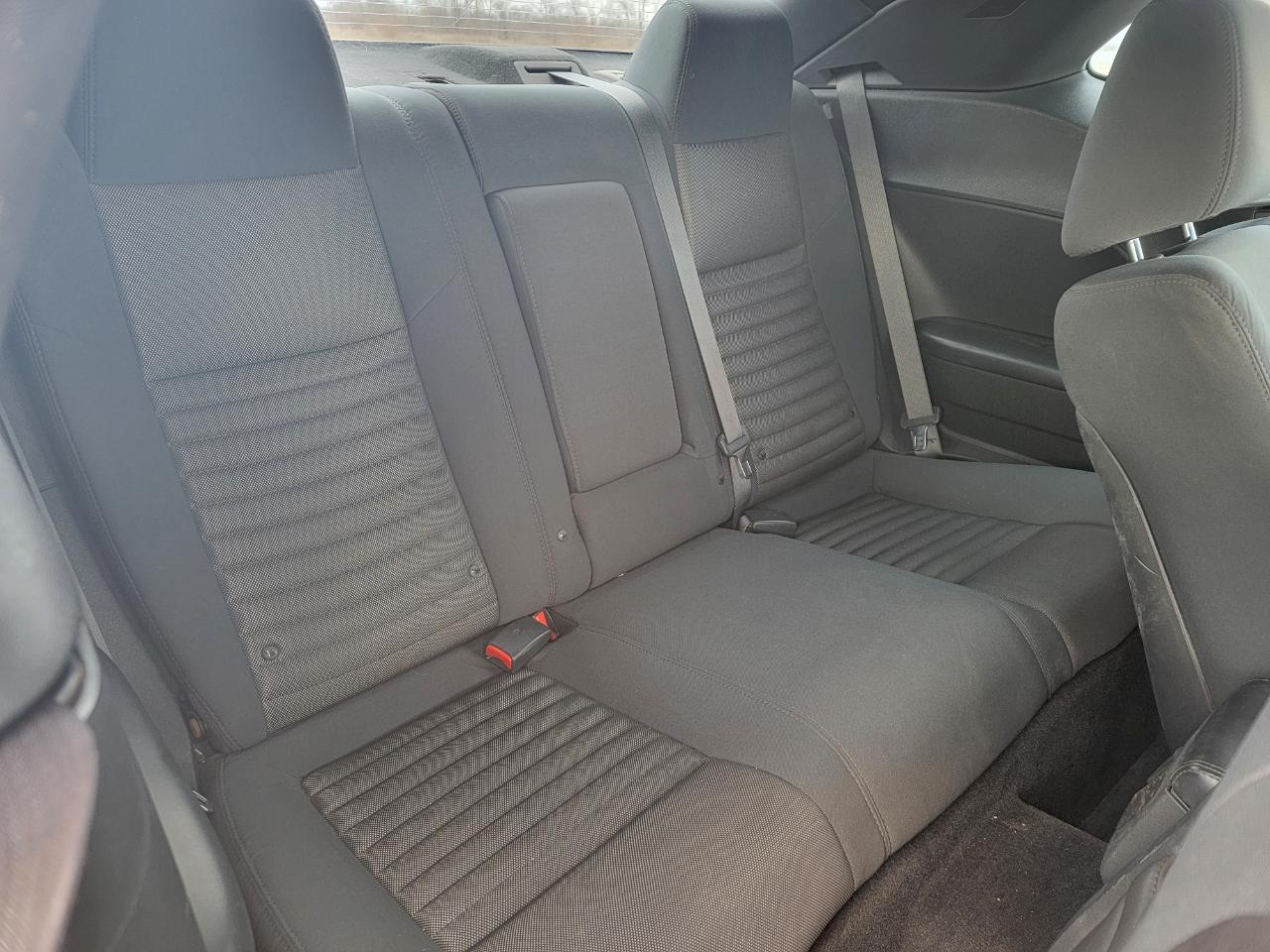 Dodge Challenger 2dr Cpe R/T 2012