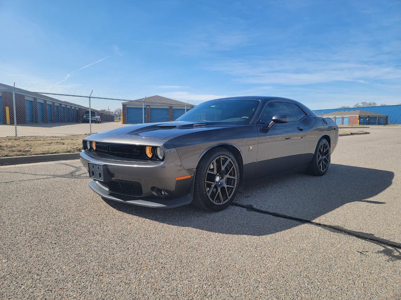 Dodge Challenger 2dr Cpe R/T Scat Pack 2016