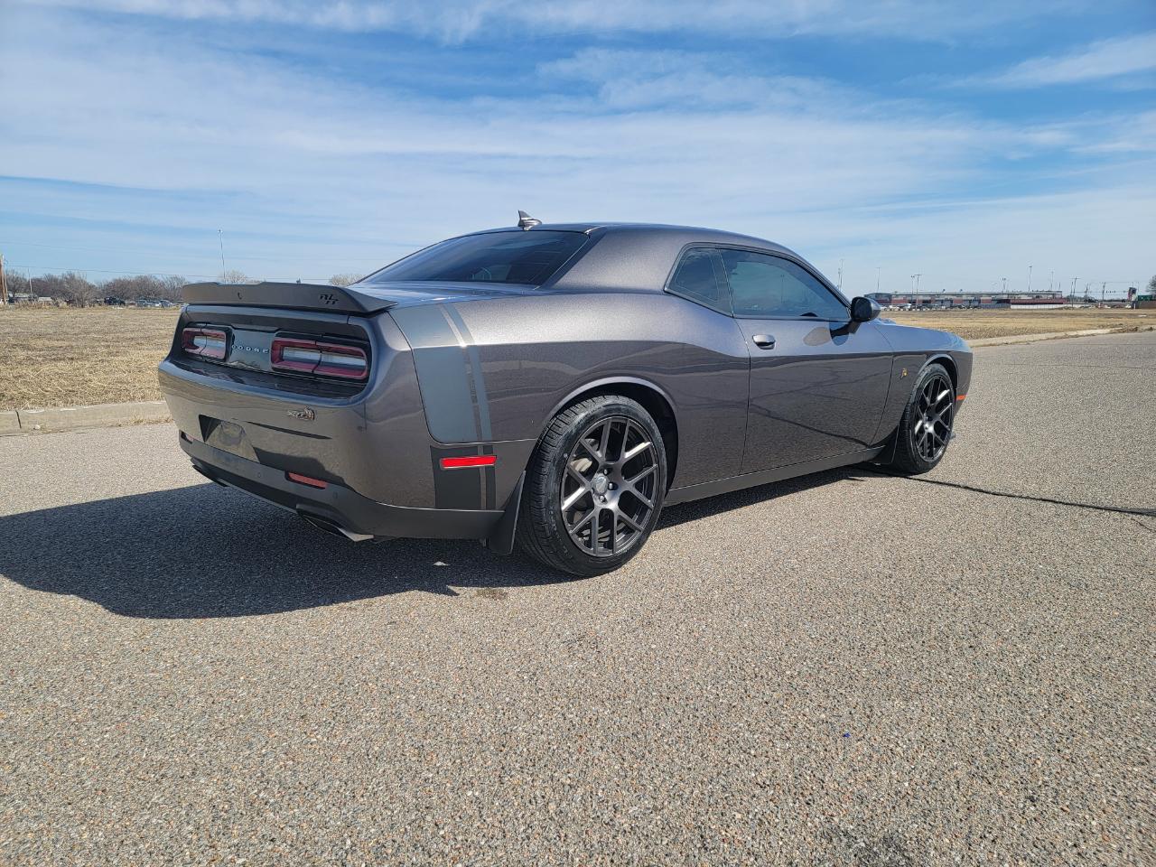 Dodge Challenger 2dr Cpe R/T Scat Pack 2016