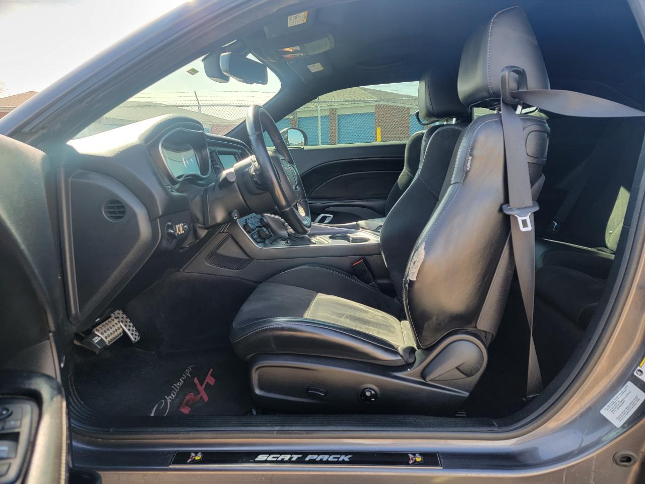 Dodge Challenger 2dr Cpe R/T Scat Pack 2016