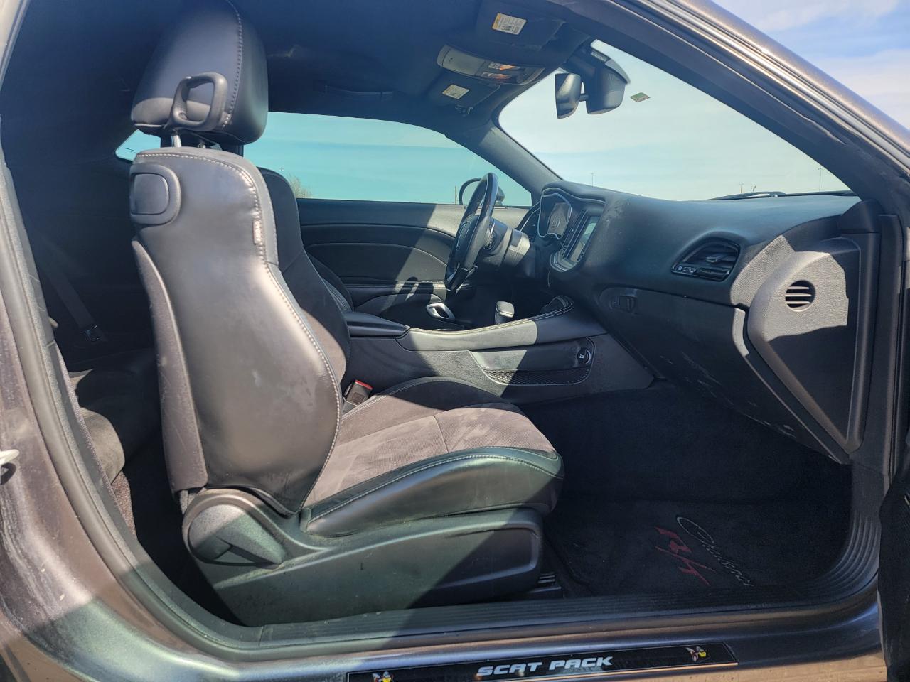 Dodge Challenger 2dr Cpe R/T Scat Pack 2016