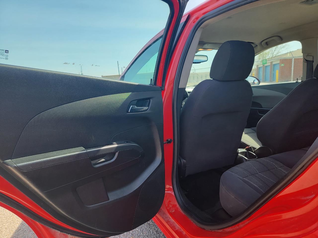 Chevrolet Sonic 4dr Sdn Auto LT 2015