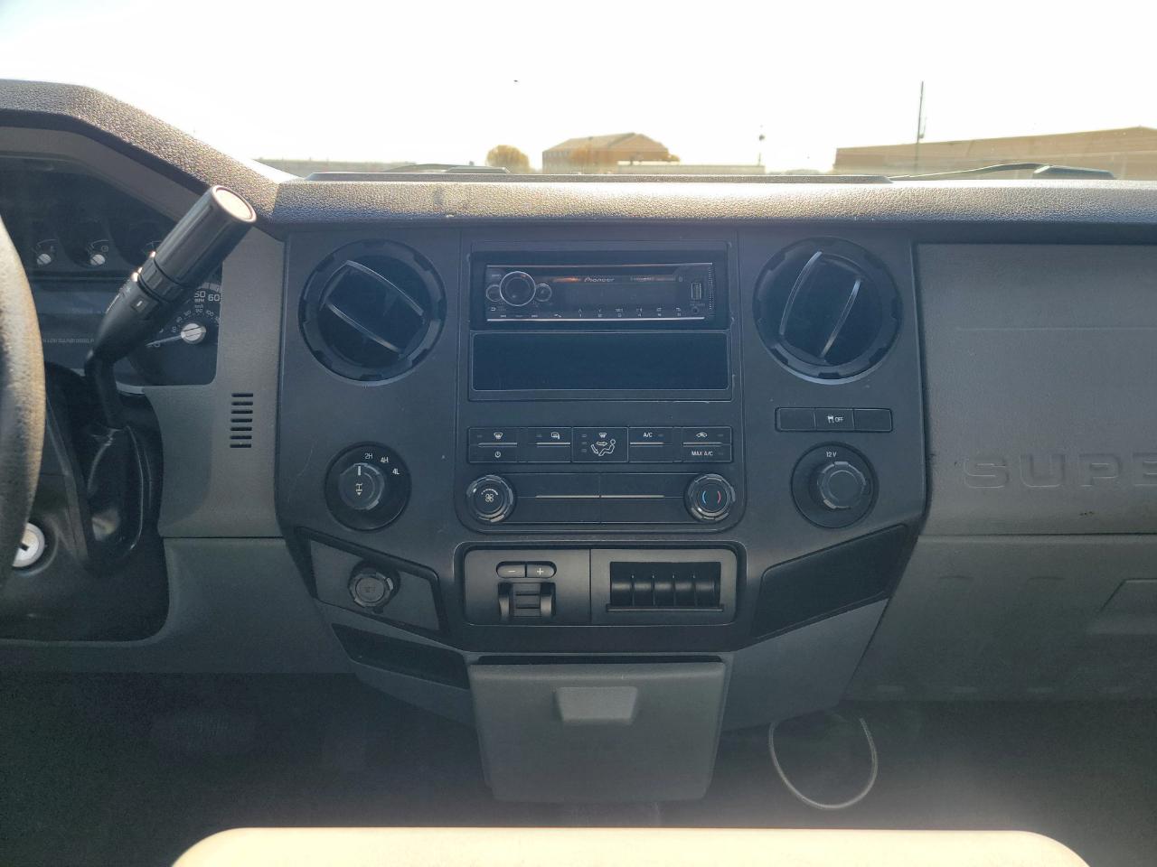 Ford Super Duty F-250 SRW 4WD Crew Cab 156" Platinum 2013