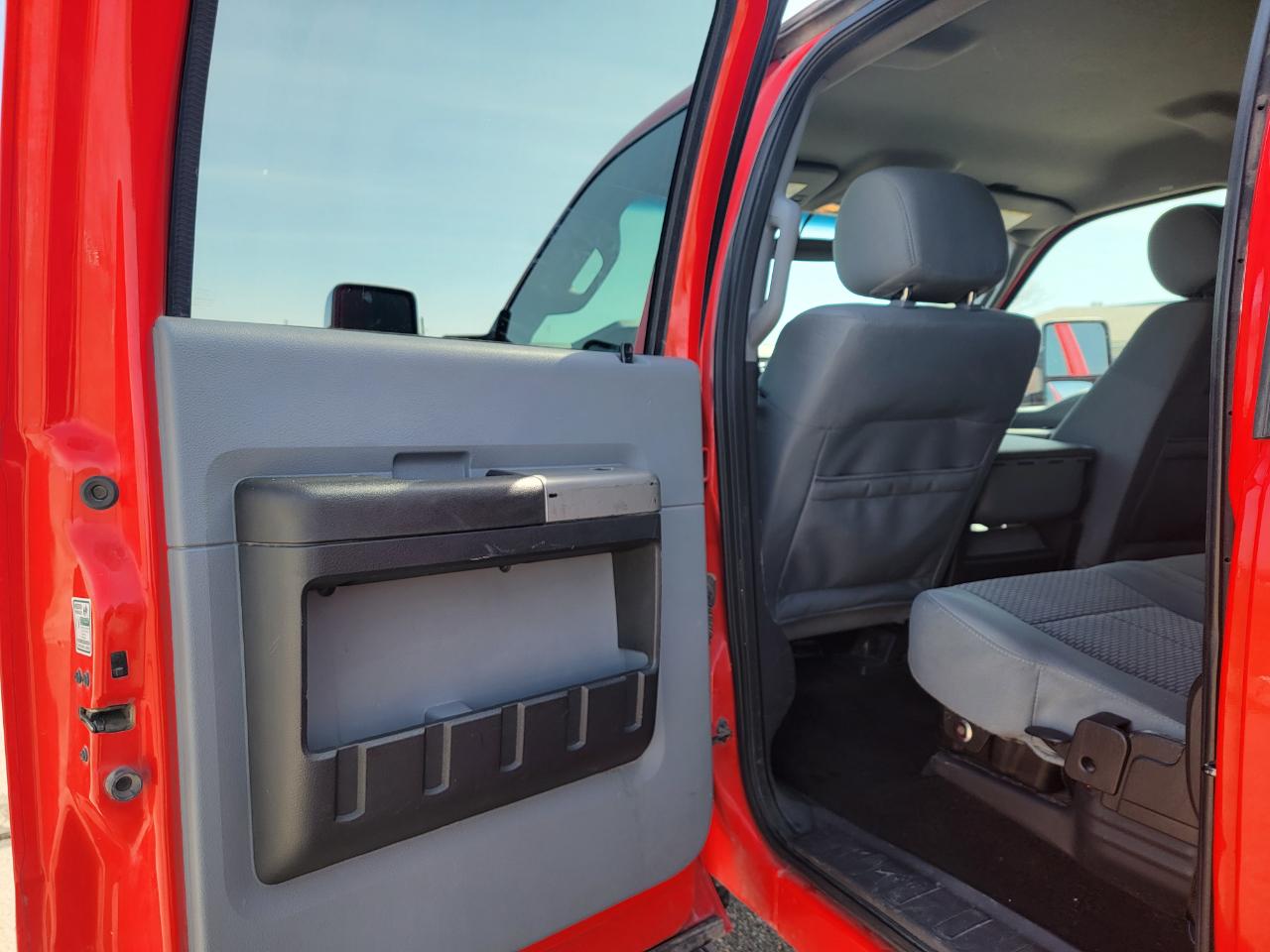 Ford Super Duty F-250 SRW 4WD Crew Cab 172" Platinum 2016