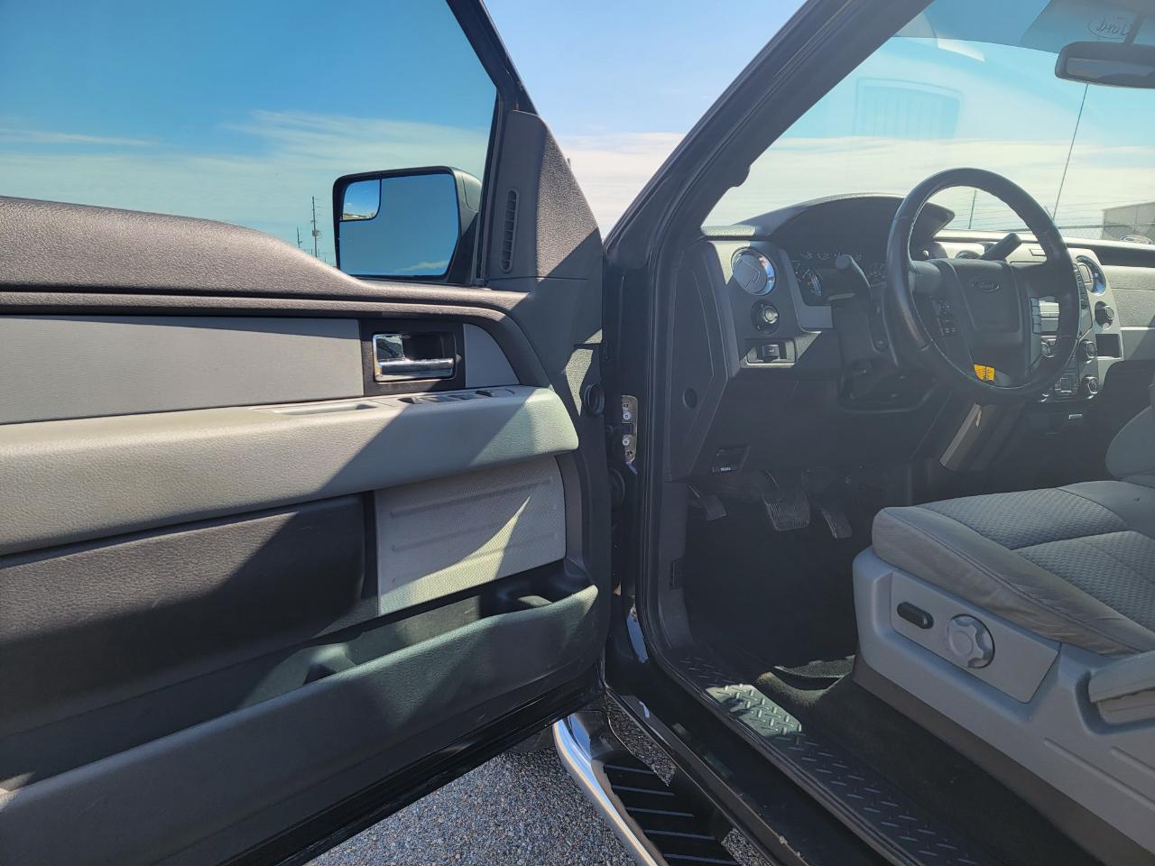 Ford F-150 4WD SuperCab 145" Lariat 2013