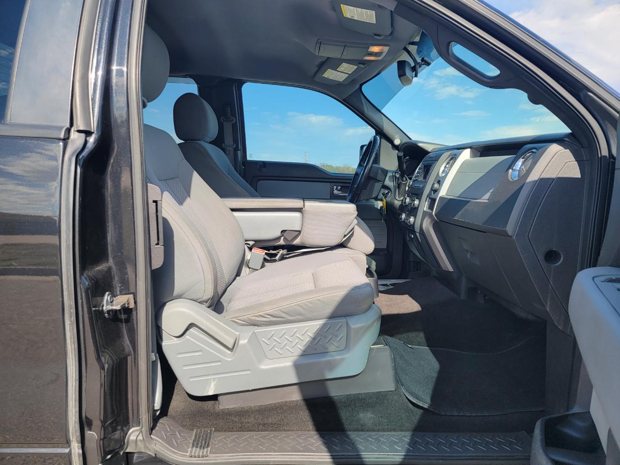 RAM 1500 4WD Crew Cab 140.5" Big Horn 2016