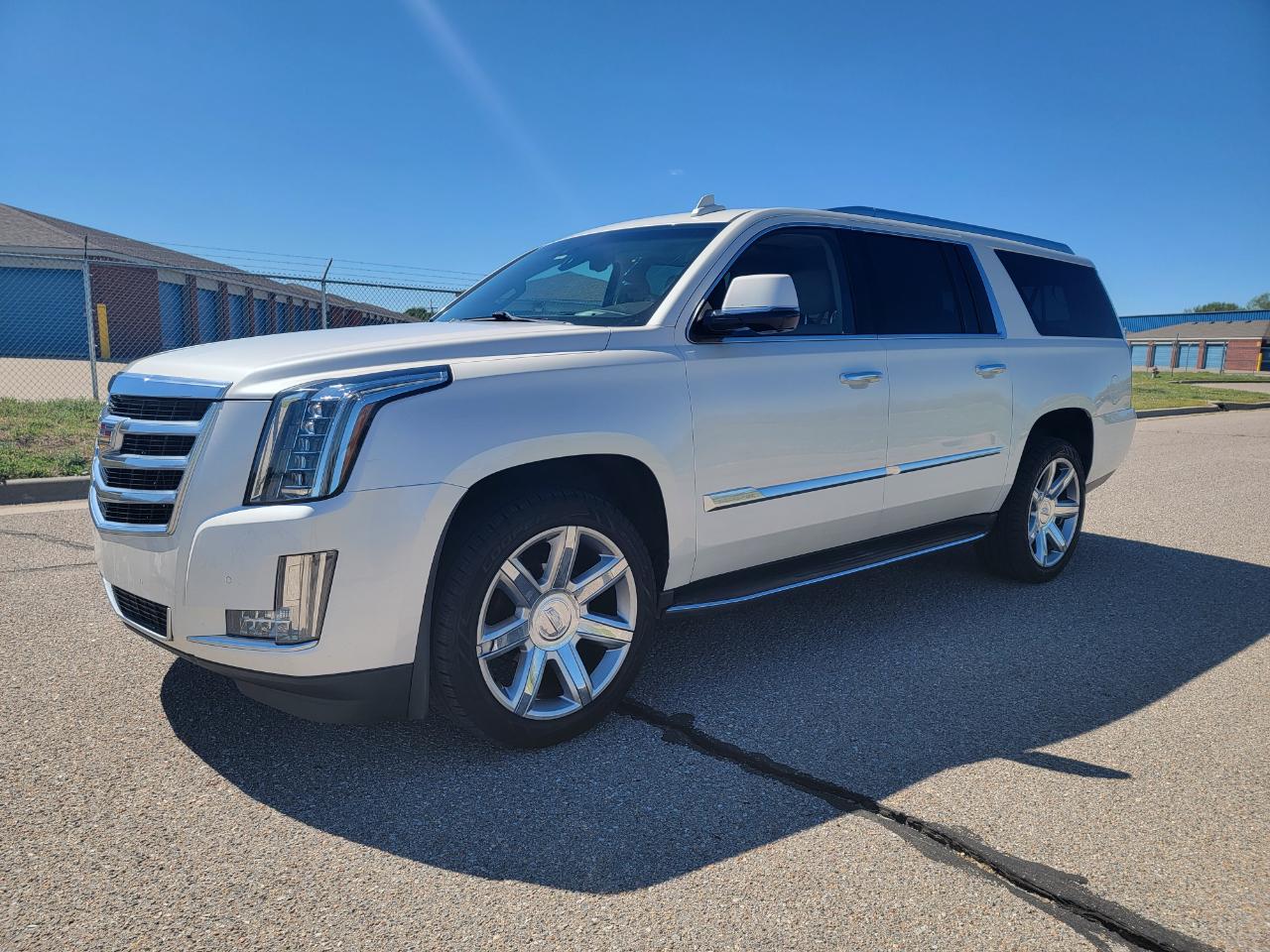 Cadillac Escalade ESV 4WD 4dr Luxury 2015