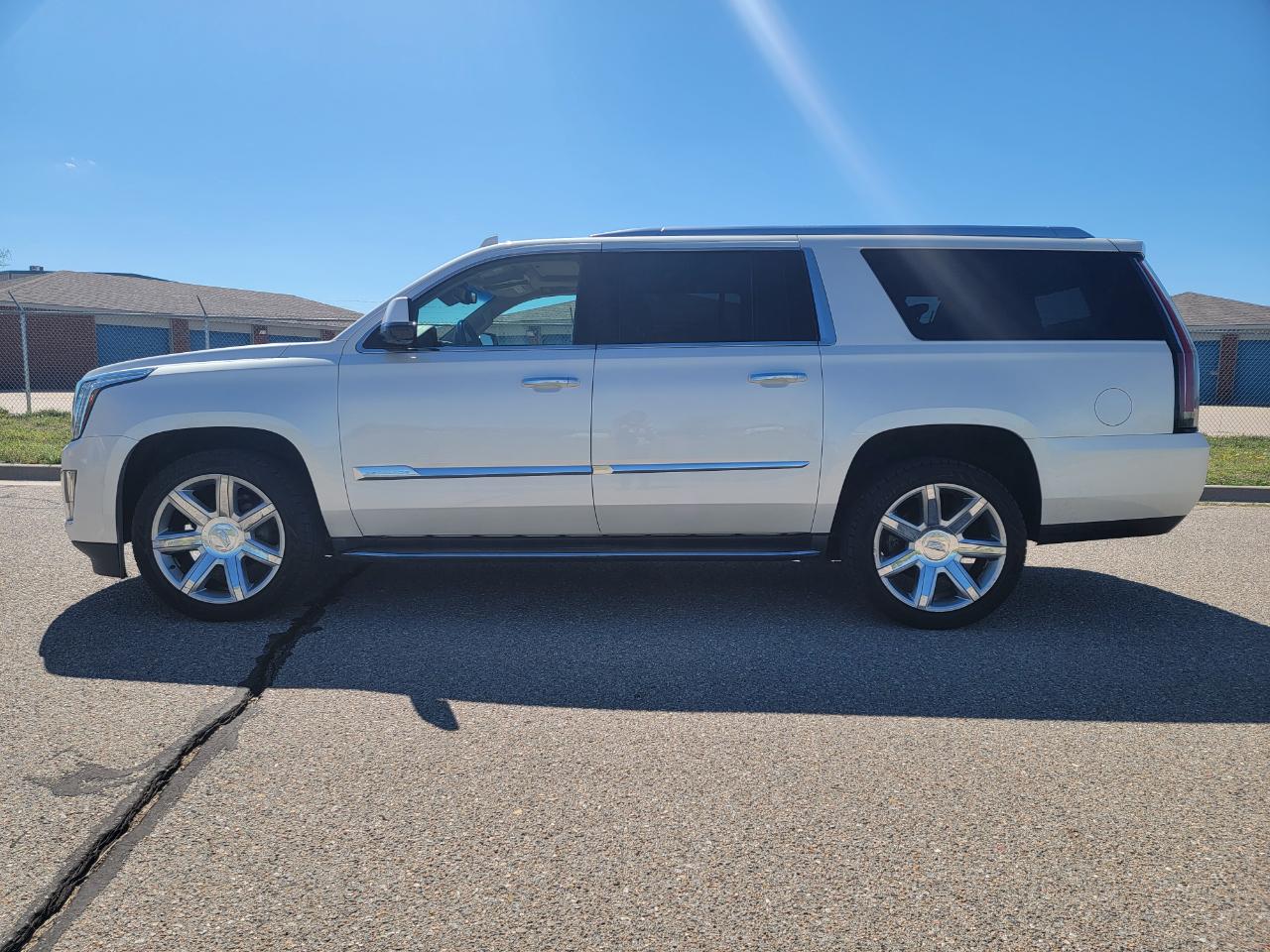 Cadillac Escalade ESV 4WD 4dr Luxury 2015