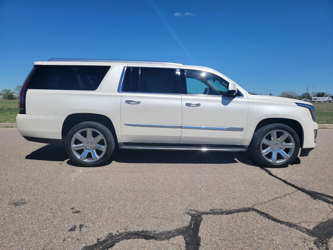 Cadillac Escalade ESV 4WD 4dr Luxury 2015