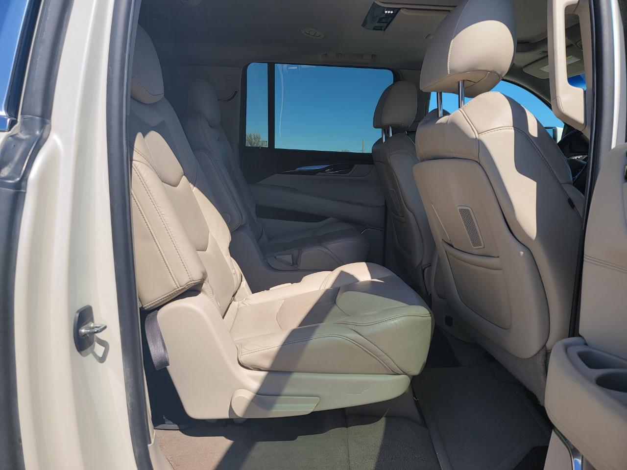 Cadillac Escalade ESV 4WD 4dr Luxury 2015