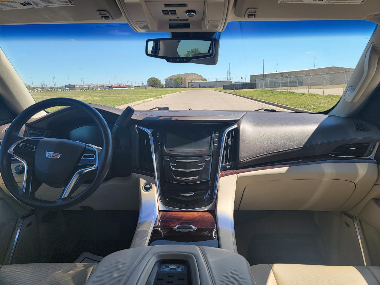 Cadillac Escalade ESV 4WD 4dr Luxury 2015