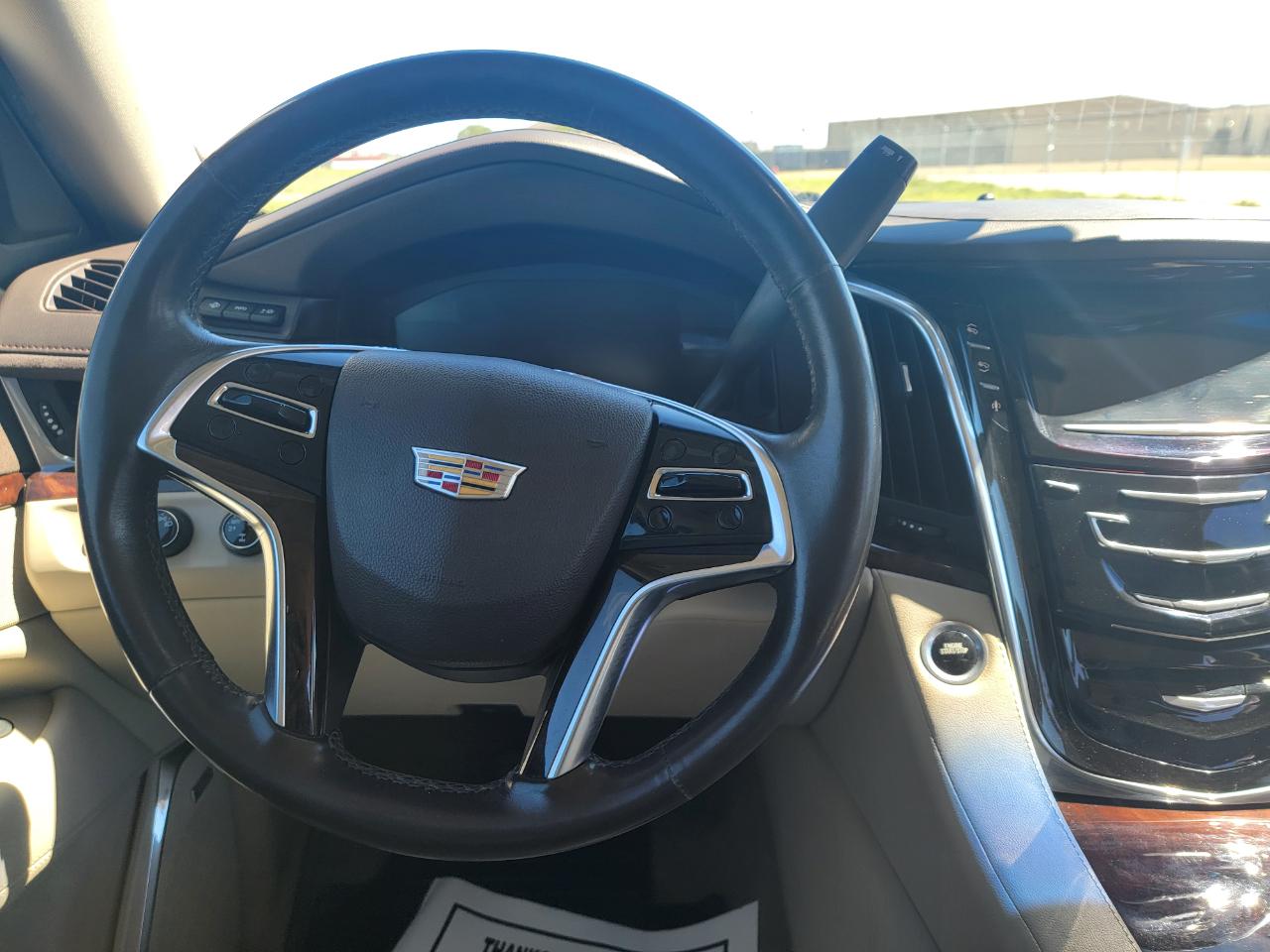 Cadillac Escalade ESV 4WD 4dr Luxury 2015